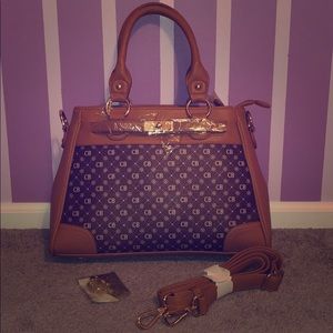 Personalized “CB” letter handbag🤩